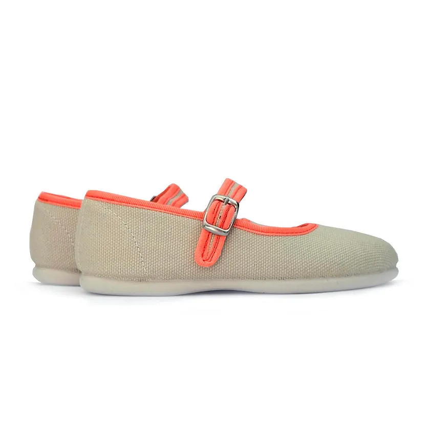 Canvas Mary Janes, Papagayo