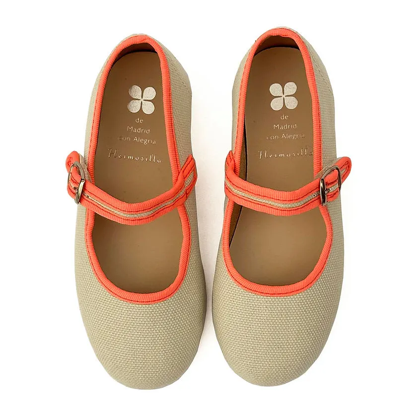 Canvas Mary Janes, Papagayo