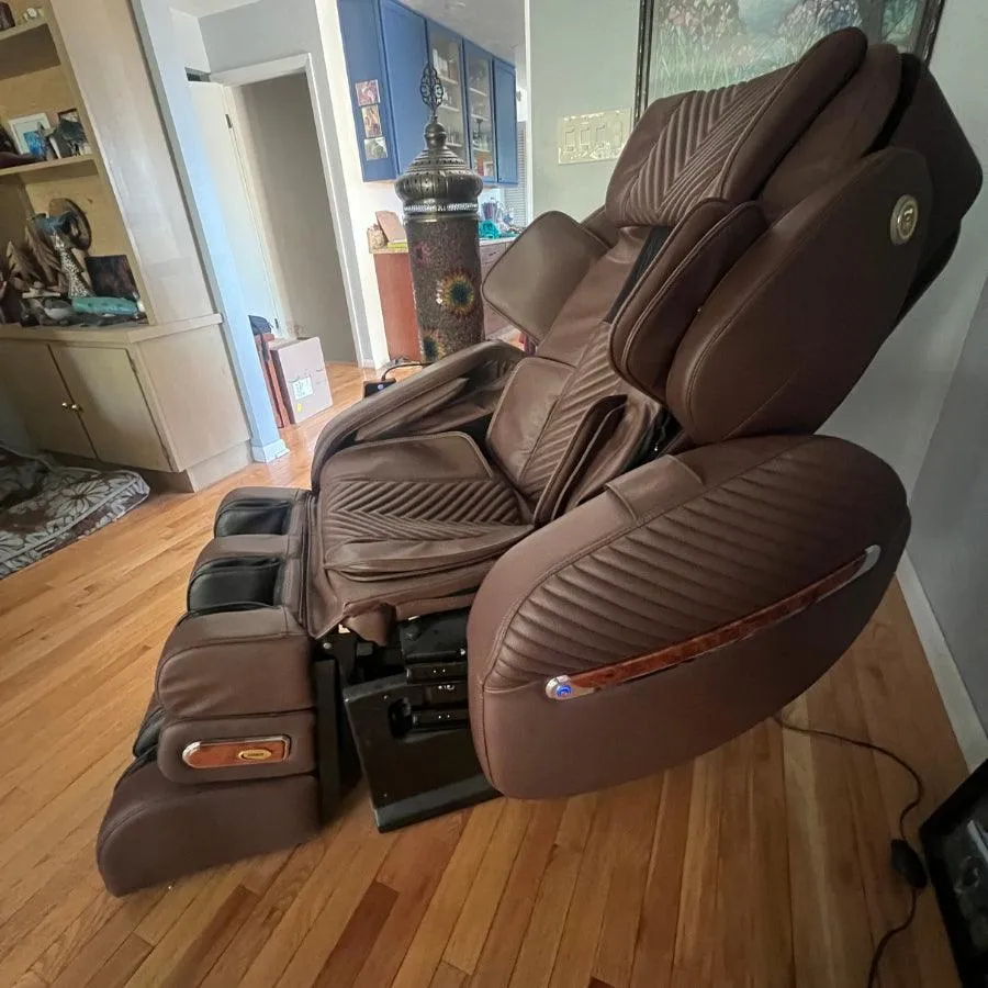 Luraco i9 Max Special Edition Massage Chair - Open Box