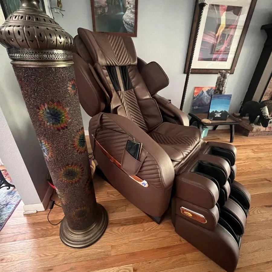 Luraco i9 Max Special Edition Massage Chair - Open Box