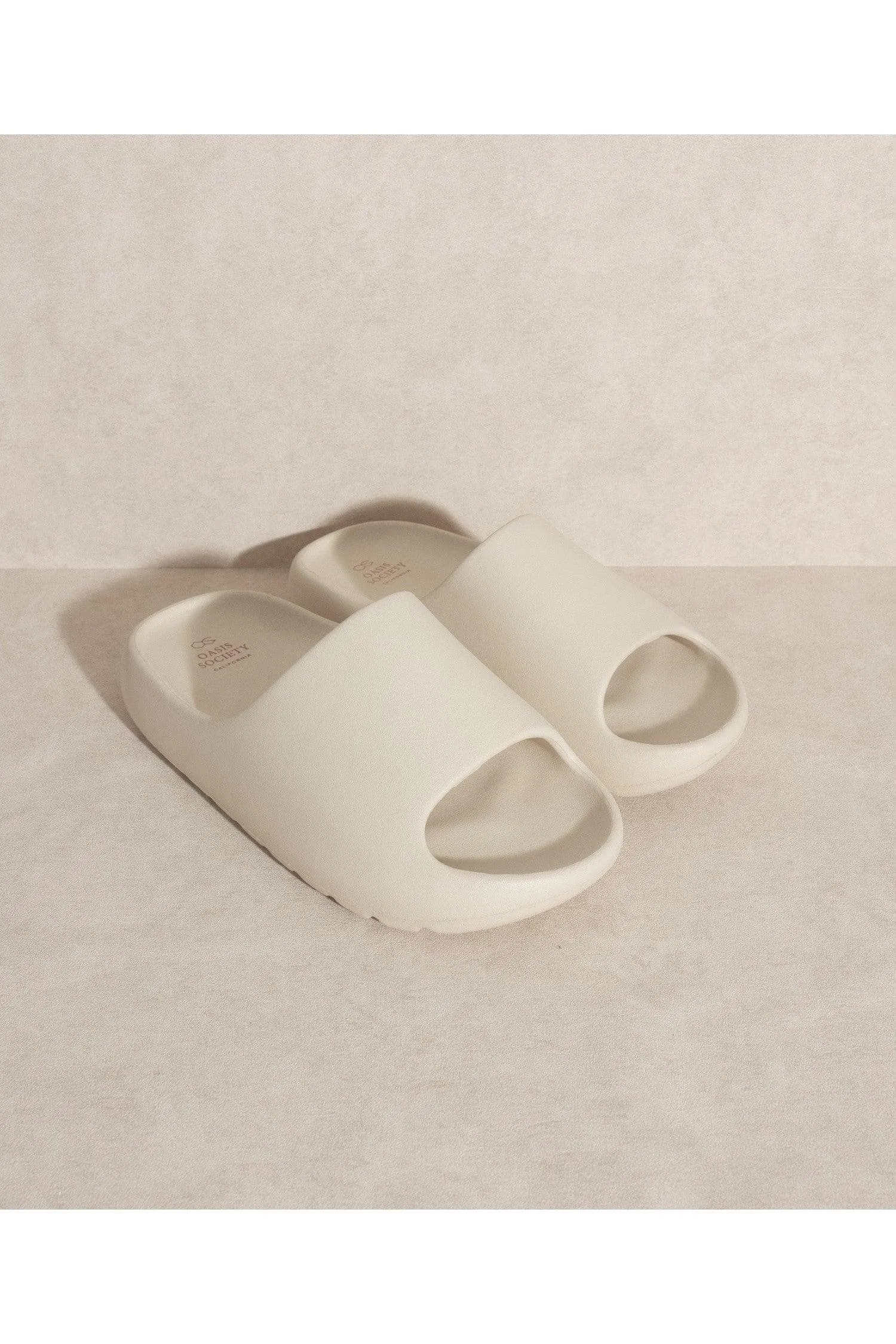 OASIS SOCIETY Wyatt Comfort Slides, Nude
