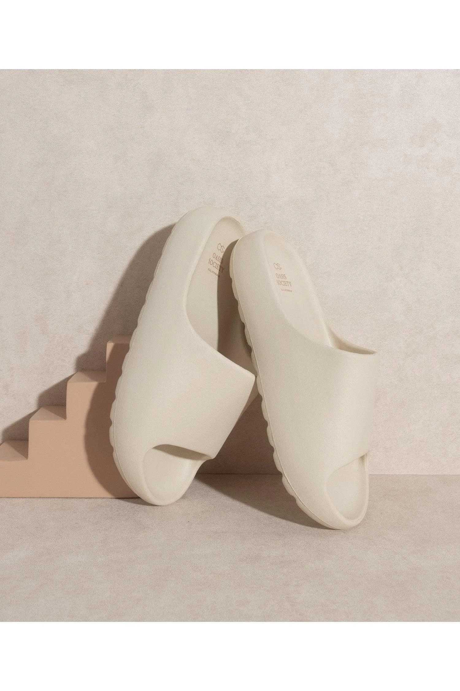 OASIS SOCIETY Wyatt Comfort Slides, Nude
