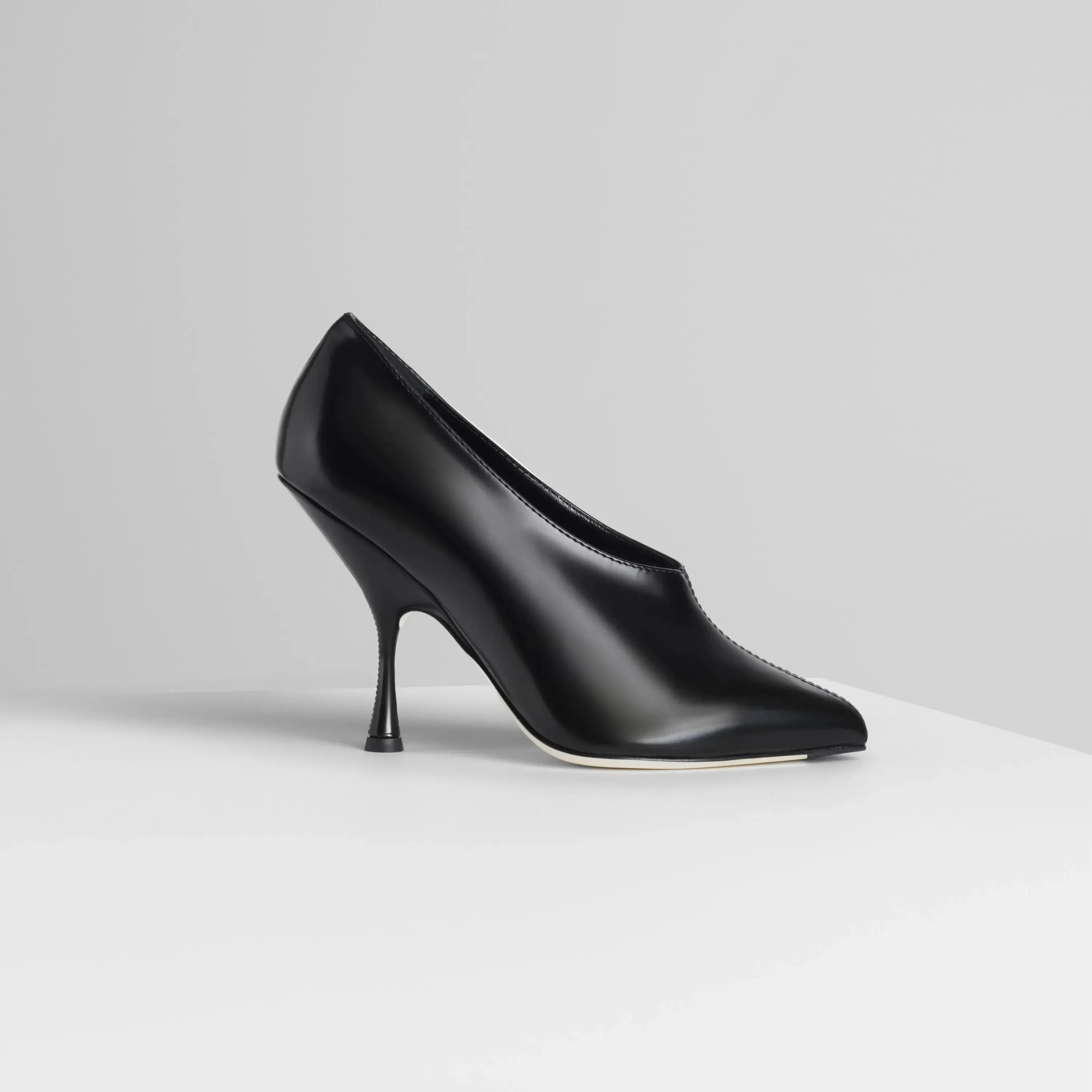 POINT PUMP 105 | black leather