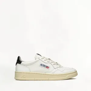 Sneakers Autry Medalist Cuir Blanc et Noir LL22